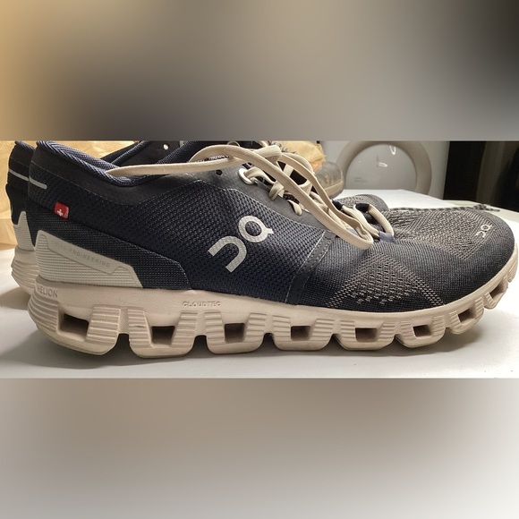 Cloudtec women’s black/beige runners. Cloud X. Size 9W. - Picture 10 of 10